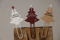 Clip decorativo con forma de árbol de Navidad.
