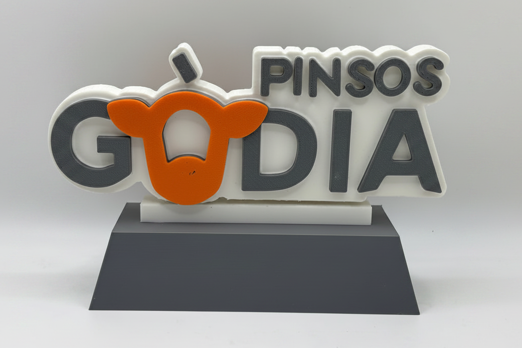 Trofeo personalizado fabricado por SiblingsJD para premios, eventos y celebraciones.
